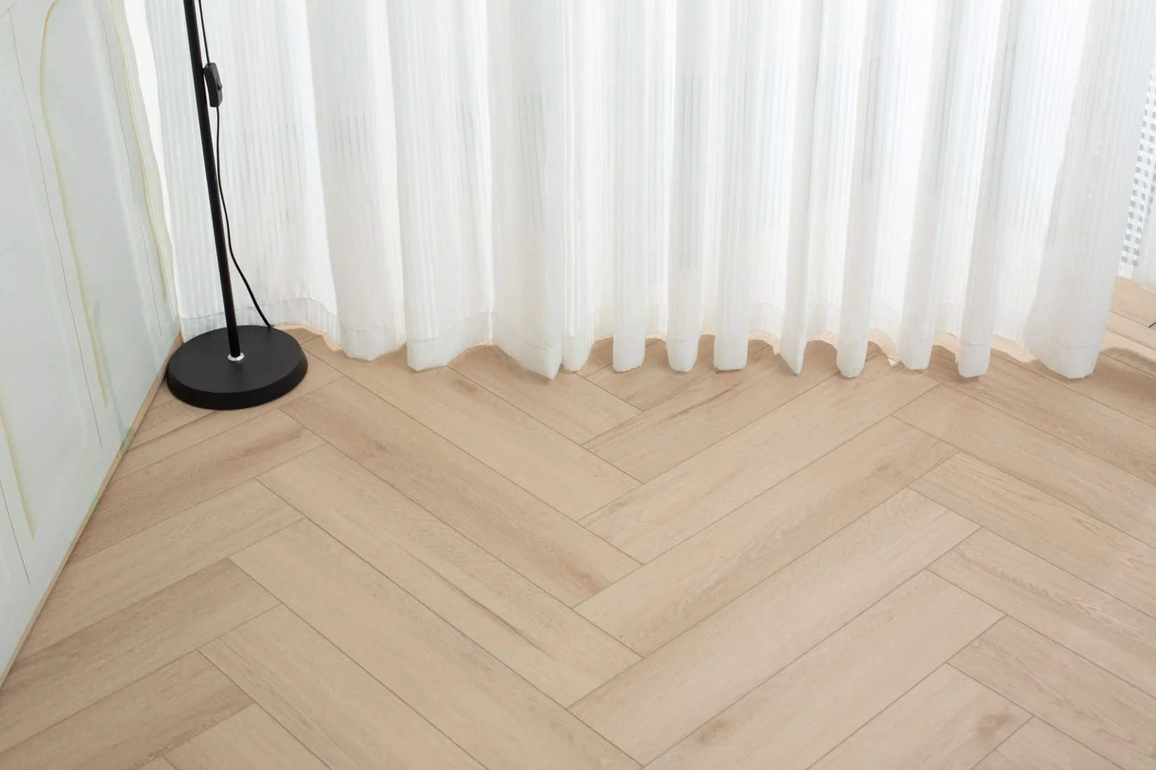 Плитка SPC "OneFloor" 3032 А,В  ЁЛКА (640*128*4 мм) — купить в Северодвинске