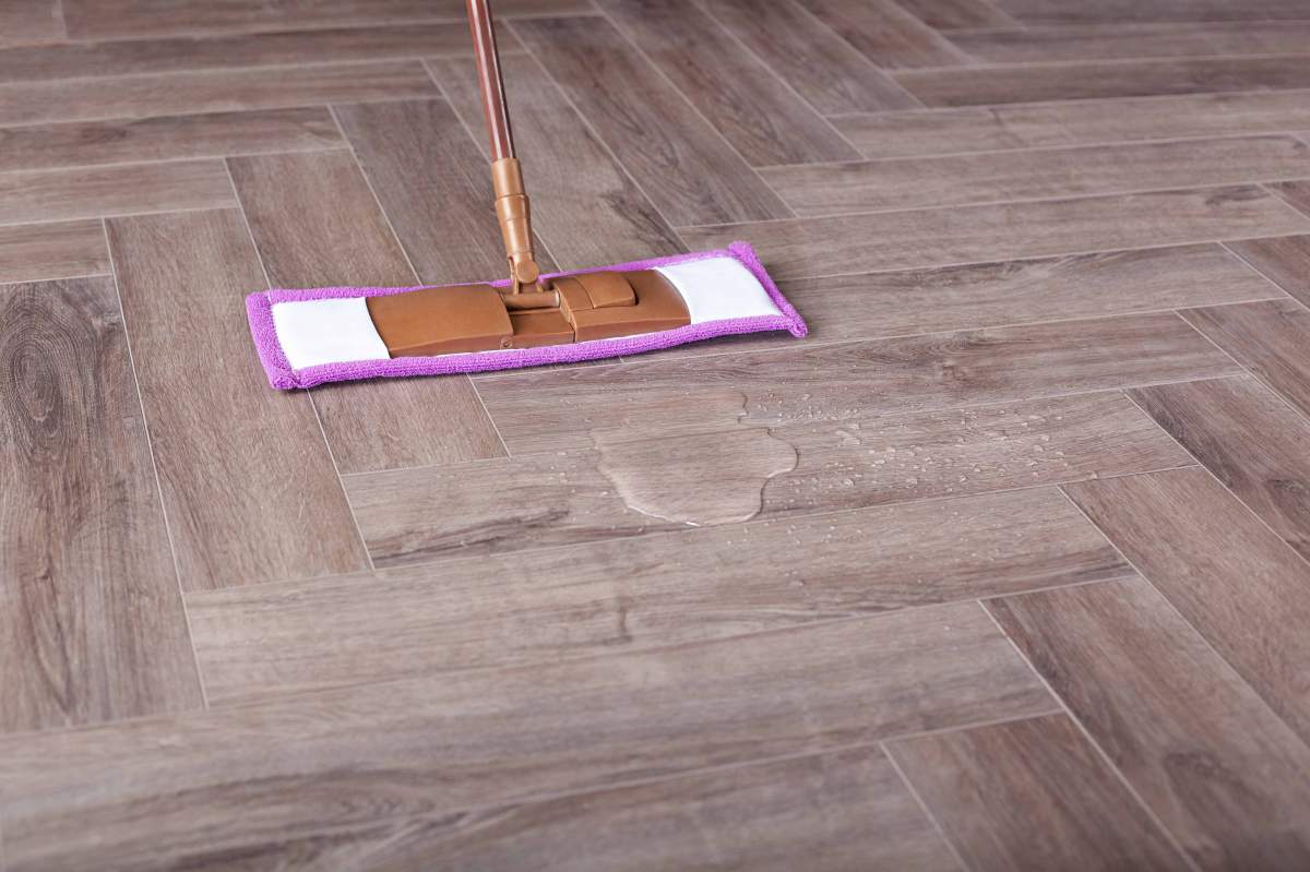 Замковая ПВХ плитка "Aberhof" Carmelita 1862 (615*123*5 мм) — купить в Северодвинске