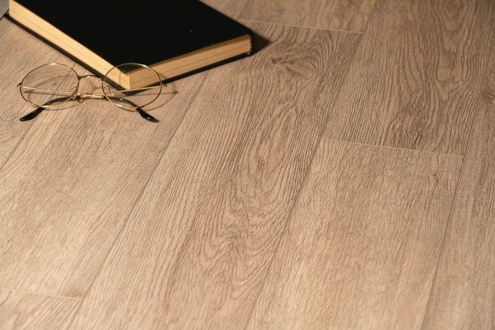 Виниловый ламинат "Bonkeel" Style Дуб Гарднер (1200*125*4 мм) — купить в Северодвинске