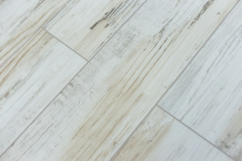 Замковая ПВХ плитка "Art Tile" Берёза Прованс (1220*152*5 мм) — купить в Северодвинске