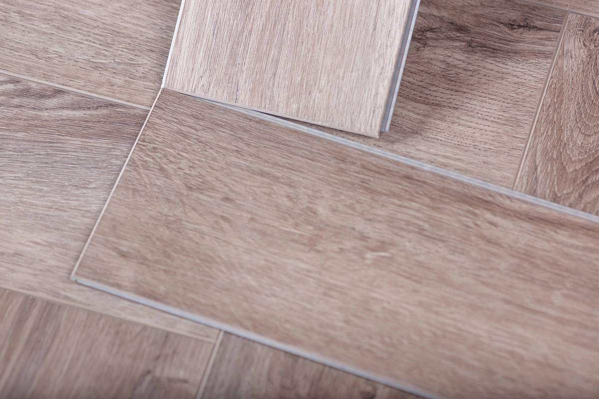 Замковая ПВХ плитка "Aberhof" Carmelita 2626 (615*123*5 мм) — купить в Северодвинске